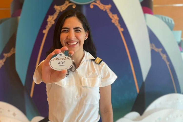 Adriana Trapero: trayectoria de éxito desde la Universidad Anáhuac hasta Disney Cruise Line