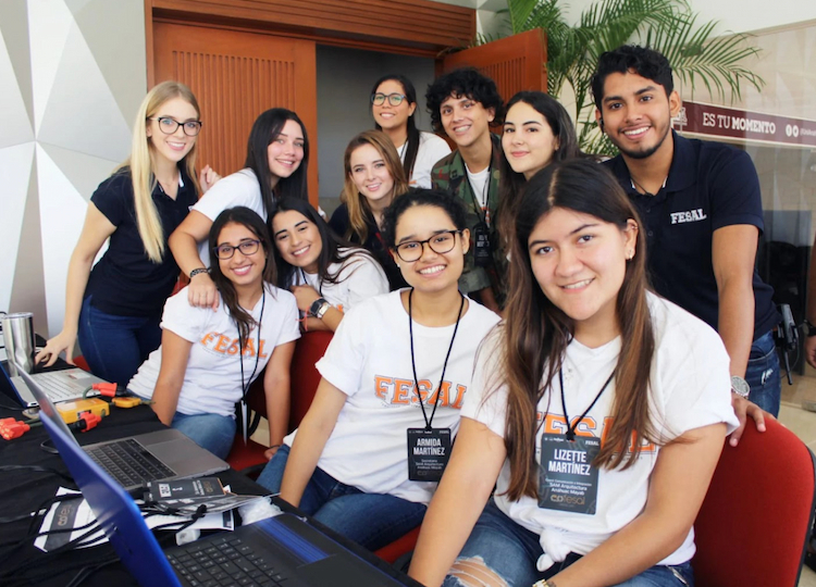 alumnos de la asociacion fesal anahuac 