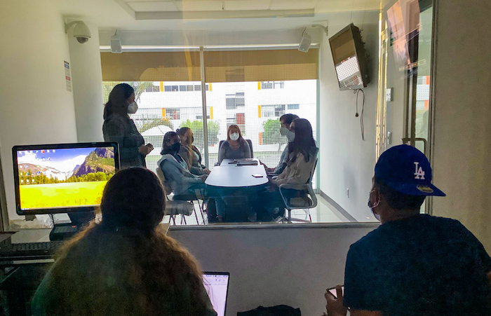 alumnos de la anahuac puebla en camara gessell