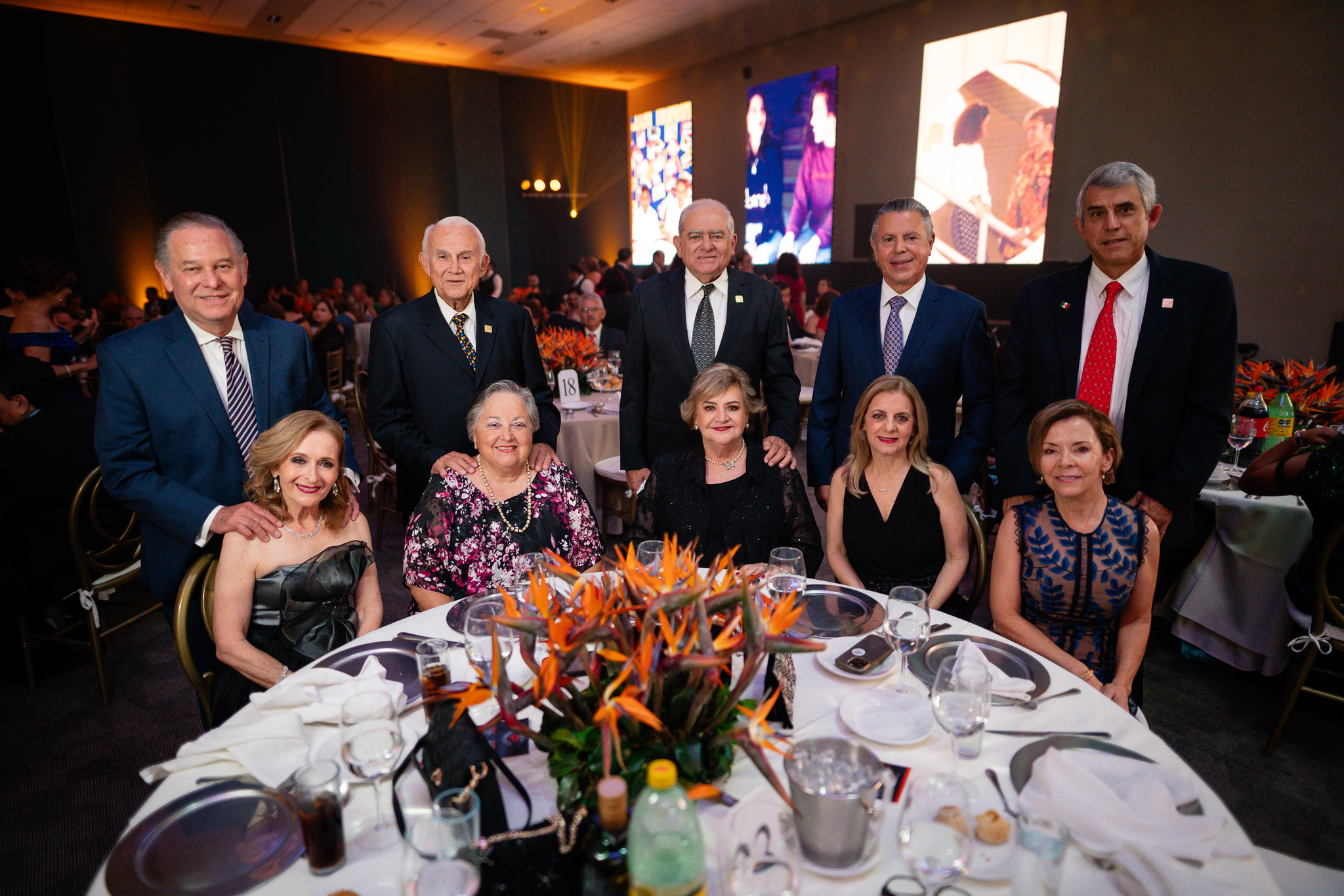 Autoridades en la mesa de honor durante el Baile de Gala EXAIEST.