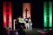 Pareja de amigos en Hagamos lío.