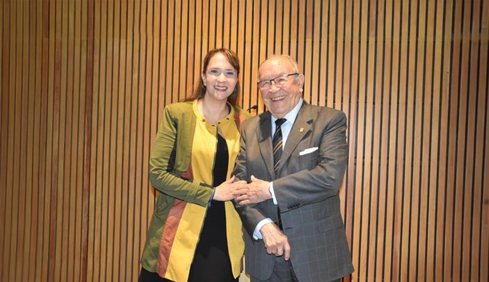 Jennifer Hincapie participó en el Seminario de Medicina y Salud de la Facultad de Medicina de la UNAM