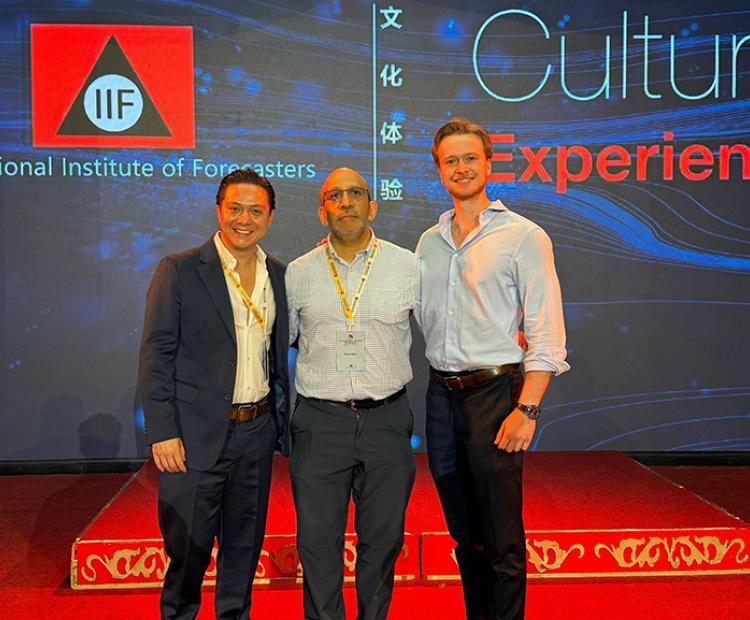 Facultad de Ciencias Actuariales, presente en el International Symposium on Forecasting 2025