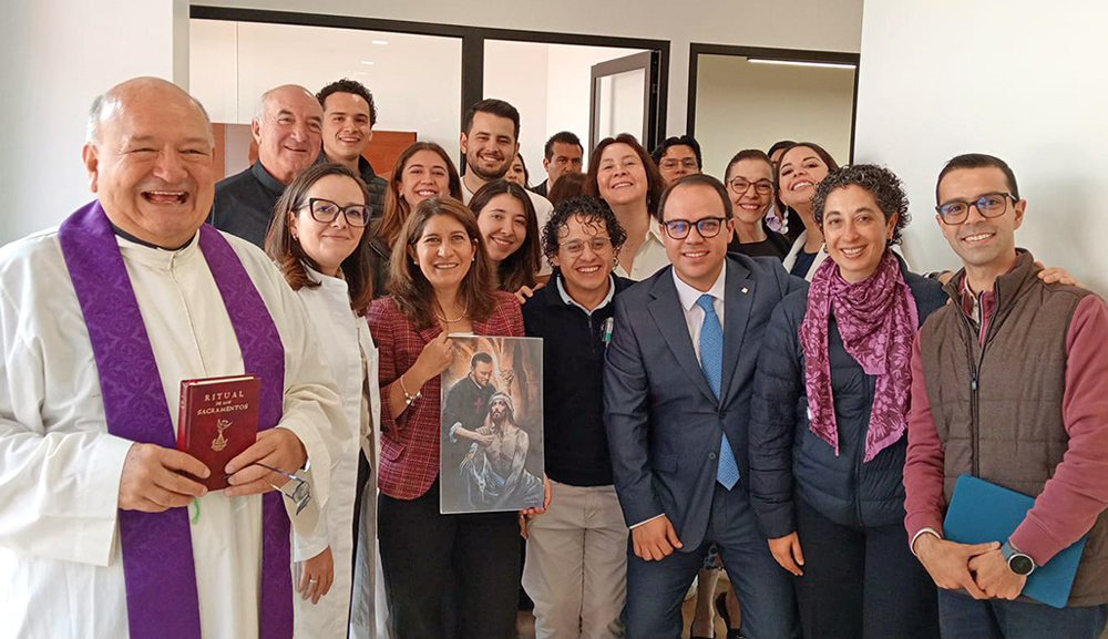 La Facultad de Bioética celebra la bendición de sus nuevas oficinas