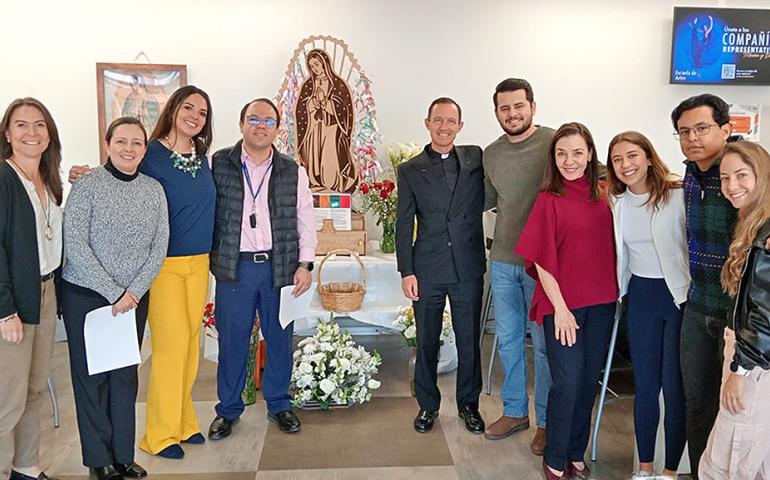 The Pilgrim Virgin strengthens spiritual union at the School of Bioethics