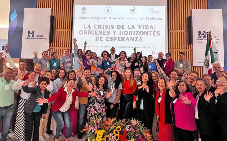 We participated in the First Archdiocesan Congress on Bioethics in León, Guanajuato