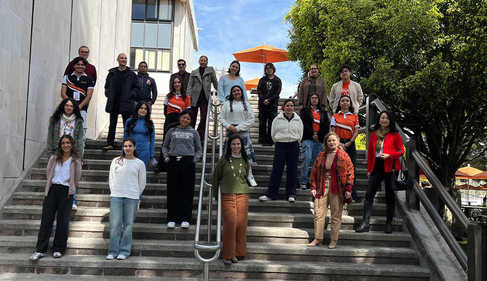 Como cada semestre, los coordinadores de las licenciaturas en Diseño Gráfico, Diseño Industrial y Diseño Multimedia orientaron a los alumnos durante su integración a la vida universitaria.