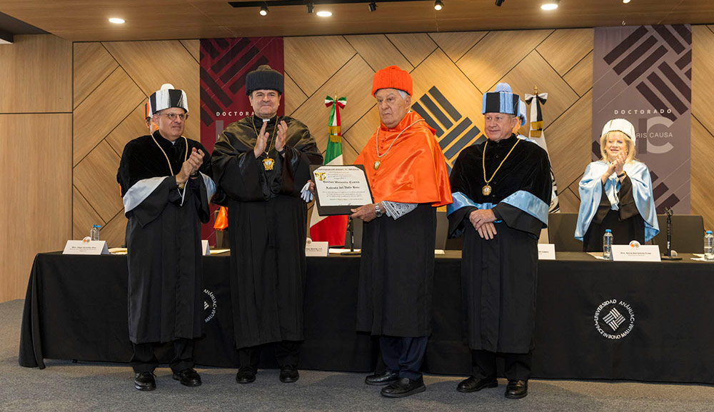 Doctorado Honoris Causa