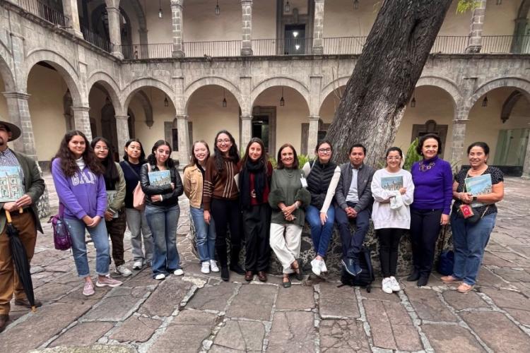 Alumnos de la Licenciatura en Historia visitan el Museo de las Vizcaínas