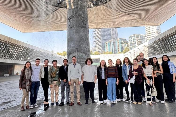 Alumnos de la Licenciatura en Historia visitan el Museo Nacional de Antropología