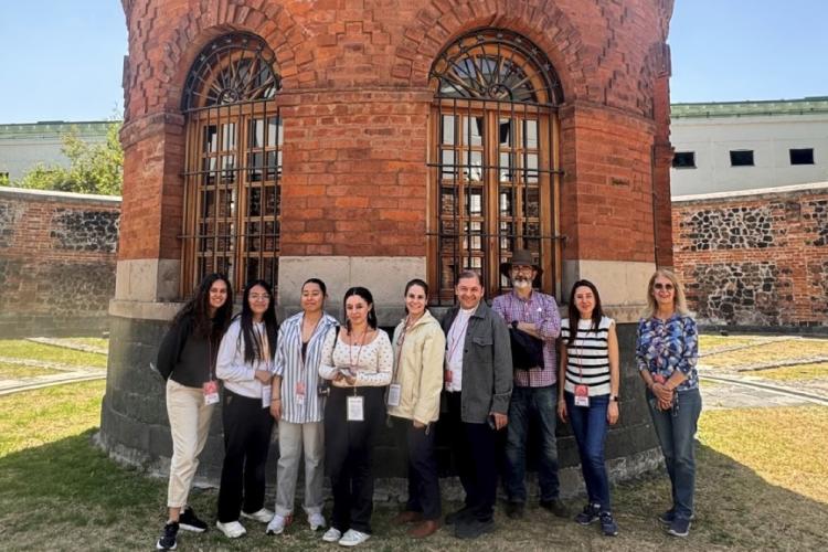 Alumnos de Historia visitan el Archivo General de la Nación