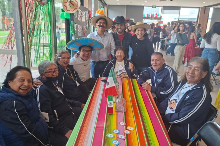 ASUA Desarrollo Humano y Familiar participa en ASUA x los Grandes