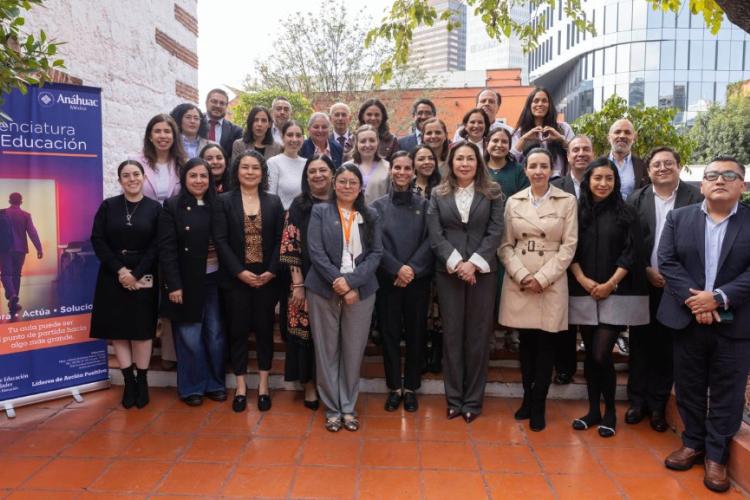 Nueva Licenciatura Ejecutiva en Educación: una respuesta ante los retos de la formación docente