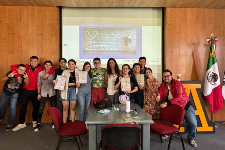 Alumnos del Diplomado en Desarrollo de Habilidades Sociales y Vocacionales toman taller electoral