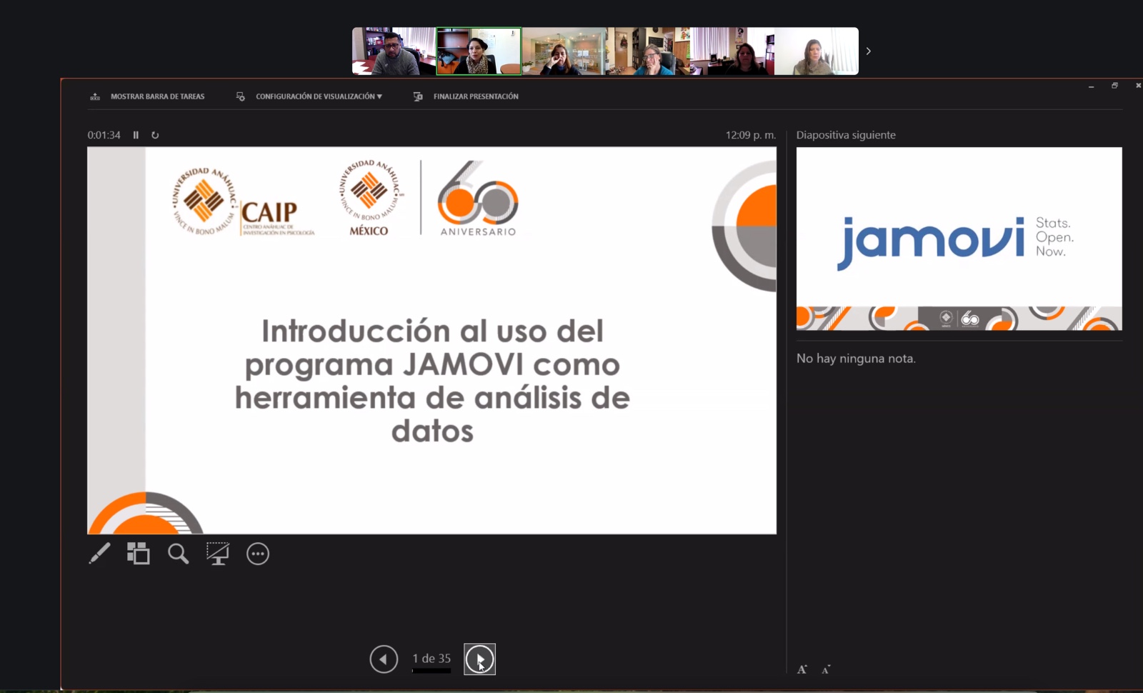 Un grupo de docentes participaron en este curso introductorio que funciona como una herramienta de análisis de datos.