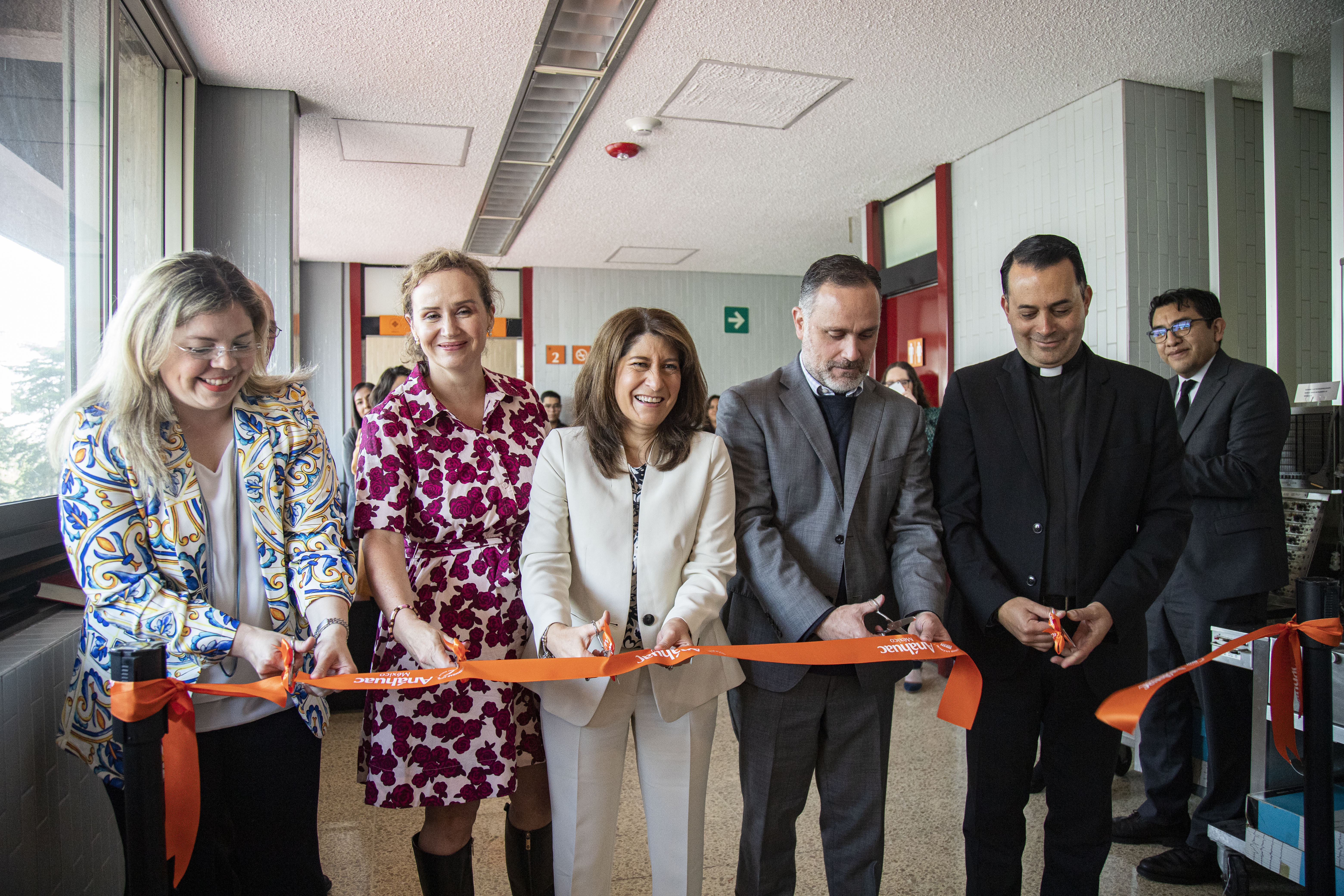 Con estos espacios, diseñados para fortalecer la observación, el análisis del comportamiento y la formación integral en neurociencias, se reafirma nuestro compromiso con la excelencia académica y la investigación.