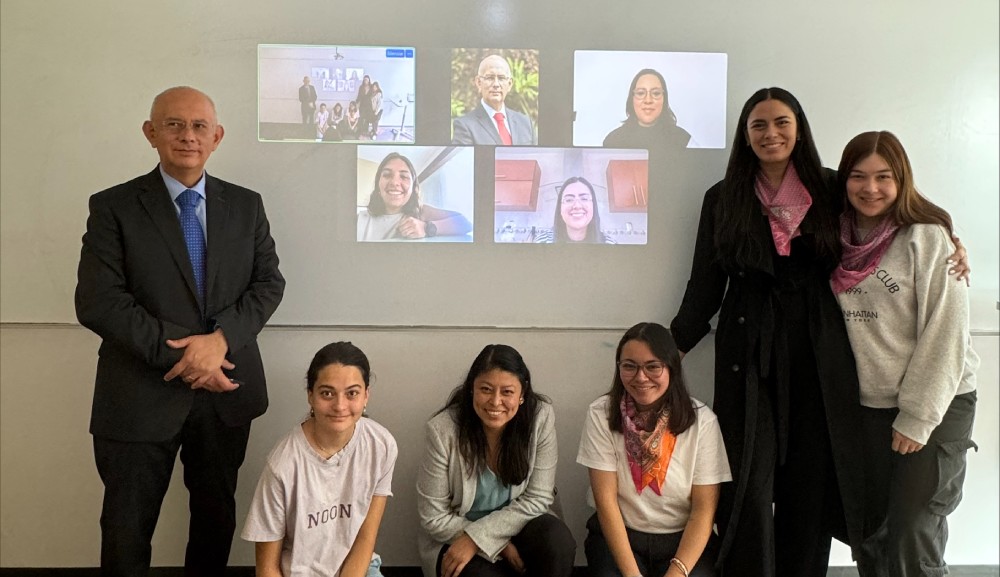 Alumnas de Pedagogía presentan proyectos innovadores en prácticas de verano