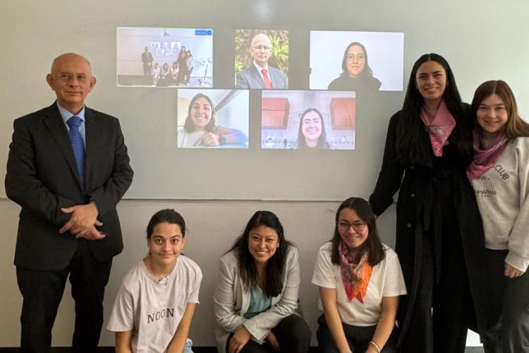 Alumnas de Pedagogía presentan proyectos innovadores en prácticas de verano