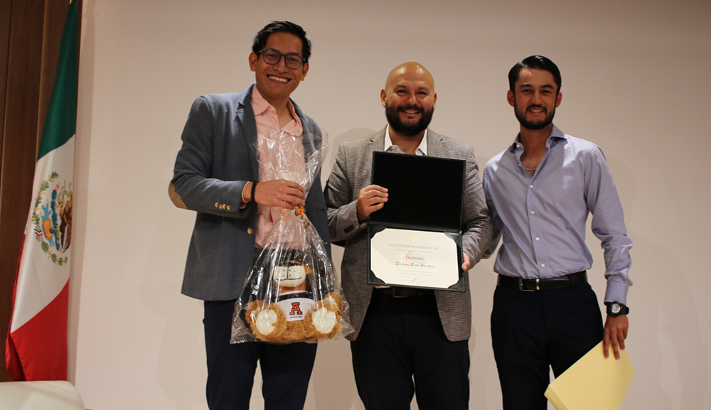 Enrique Beas, director de Récord Plus, imparte master class en la Anáhuac 