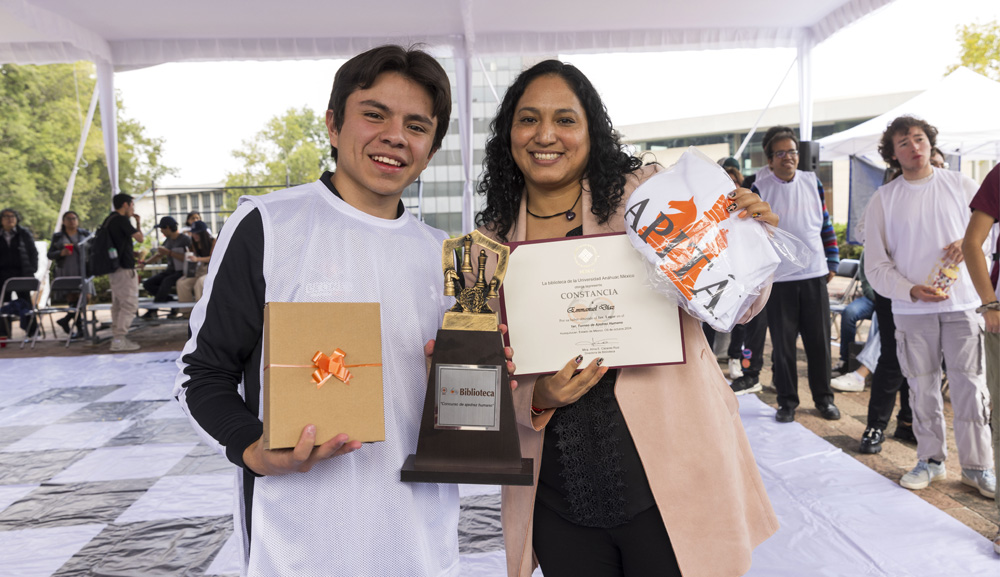 Emmanuel Díaz González, campeón del primer torneo de Ajedrez Humano del Campus Norte