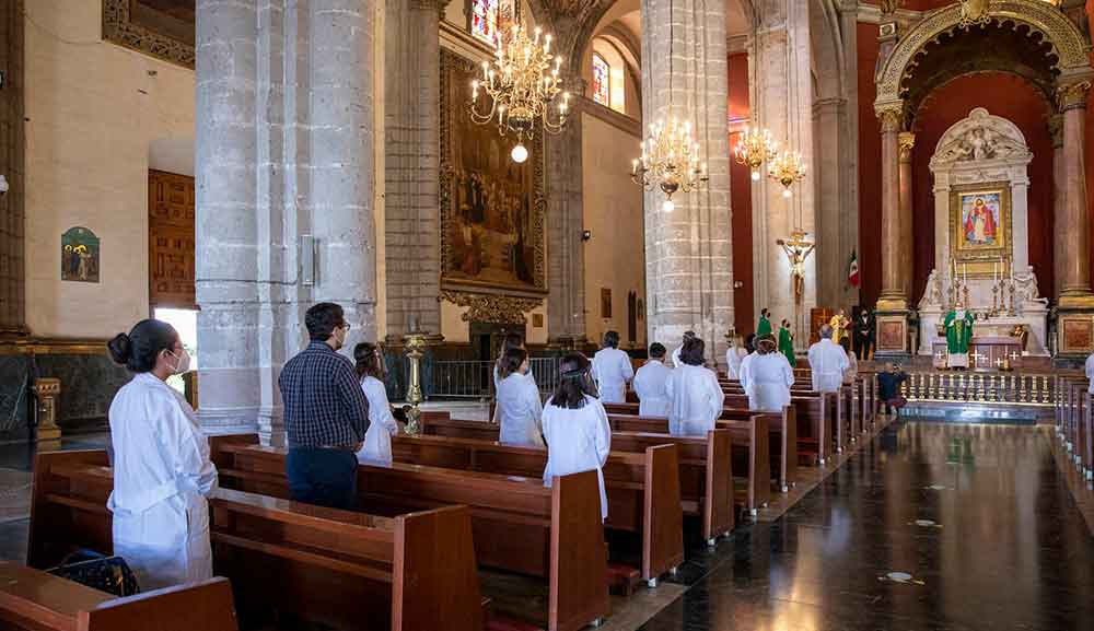 Misa Blanca por el 45 aniversario de Ciencias de la Salud