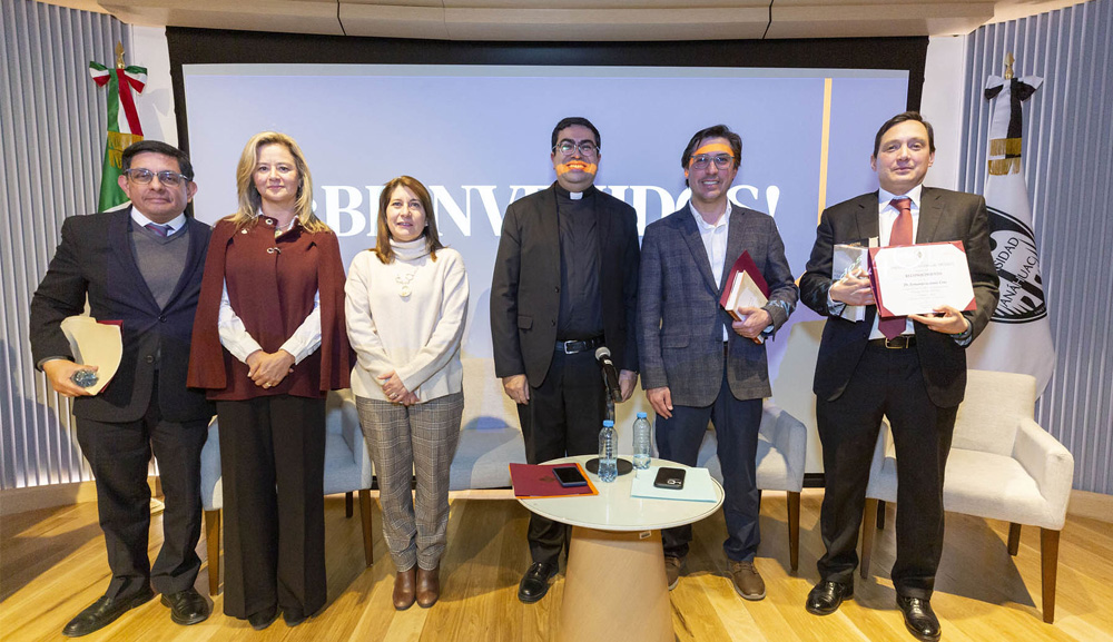 Realizamos la Bienvenida Integral Universitaria de Posgrados con la presentación del libro Ratzinger on Religious Pluralism