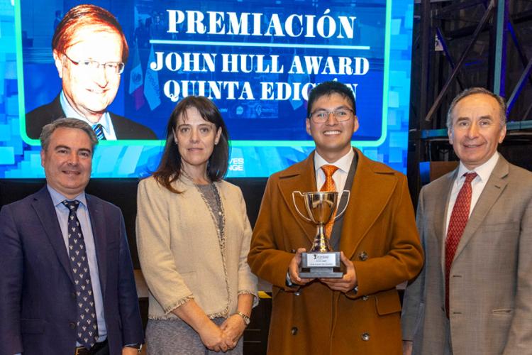 César Toro: galardonado en premiación de Derivatives Challenge John Hull Award
