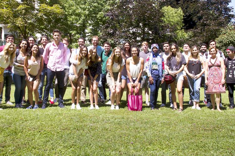 Alumnas de la Facultad de Economía y Negocios asisten a curso de verano en Milán 