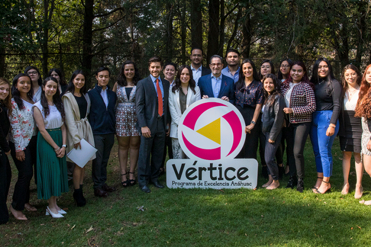 Alumnos de Vértice dialogan con Braulio Arsuaga, director general de Grupo Presidente 