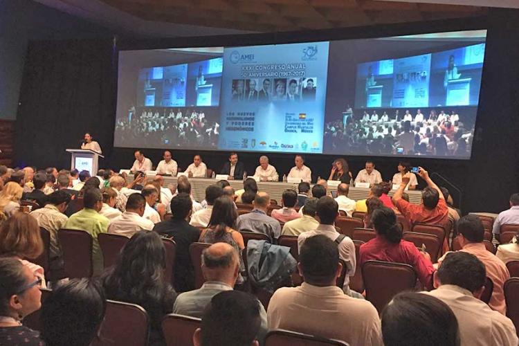 La Universidad Anáhuac México participa en el congreso anual de la AMEI 