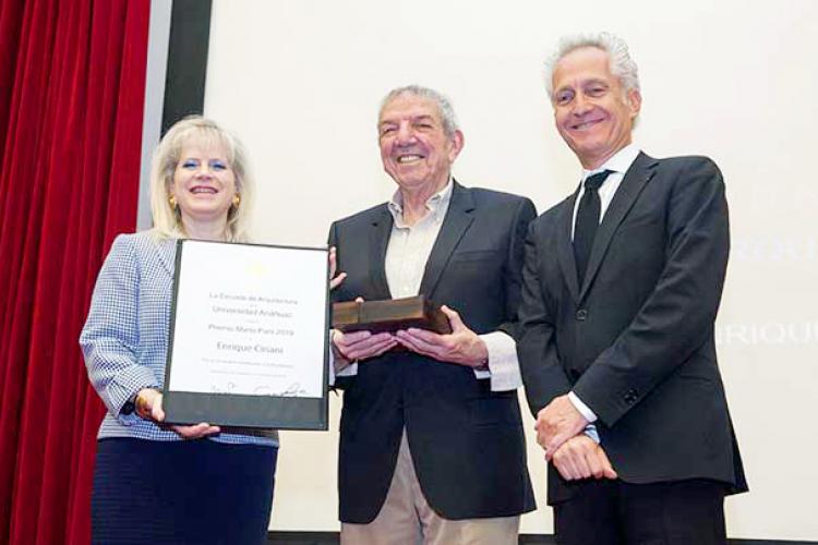 El Arq. Enrique Ciriani recibe el Premio Mario Pani 2019