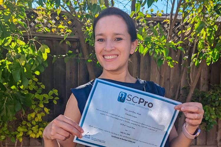 Claudia Ivonne López obtiene la certificación internacional SCPro Level One del CSCMP