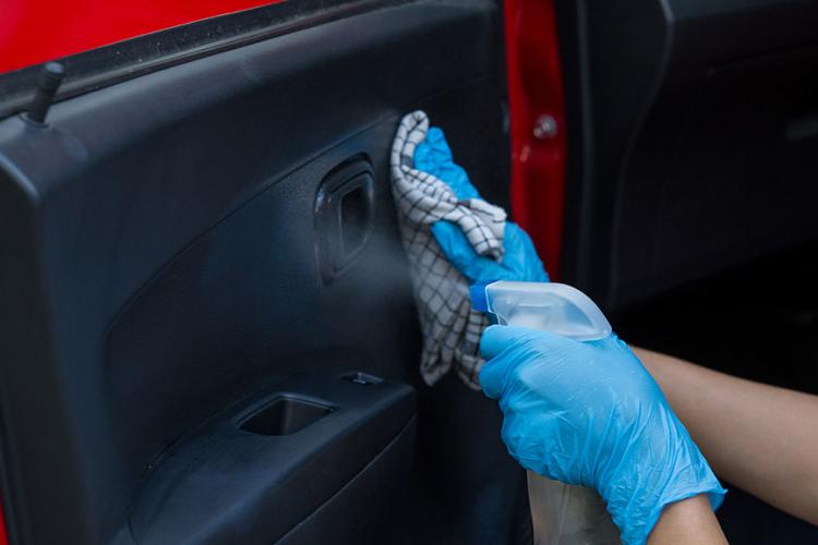 ¿Cómo desinfectar tu automóvil durante el COVID-19?