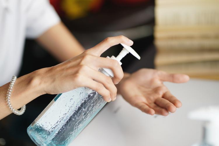 ¿Cómo desinfectarte las manos?