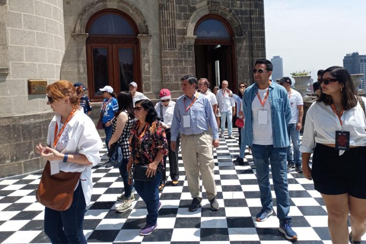 Egresados visitan el Museo Nacional de Historia Castillo de Chapultepec