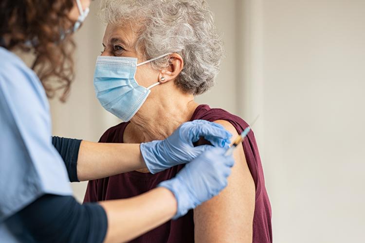 Inicia registro de adultos mayores para vacuna contra COVID-19