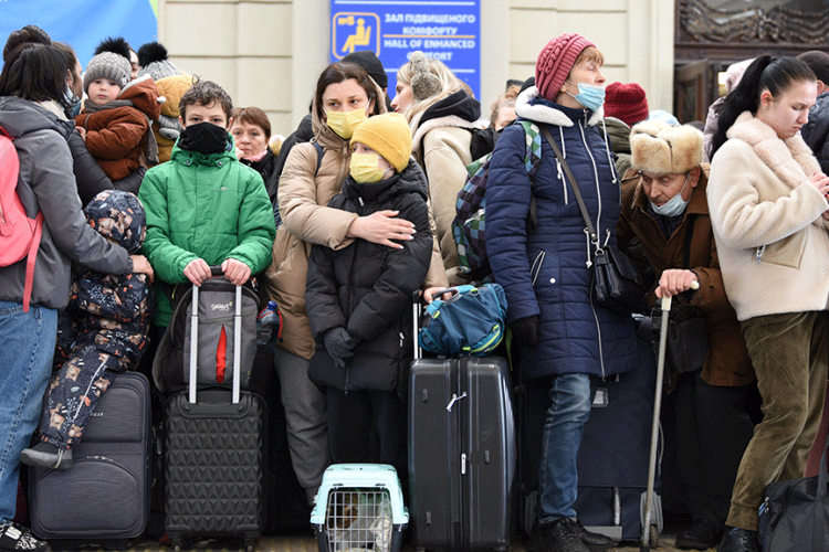 Mujeres ucranianas enfrentan un panorama complicado que se ha acentuado en con la invasión rusa