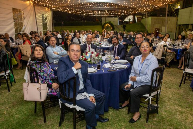 Nuestra Comunidad Anáhuac participa en Cena con Causa en beneficio de VIFAC