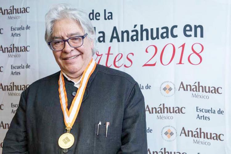 Reconocemos al escultor Sebastián con la Medalla Anáhuac en Artes 2018