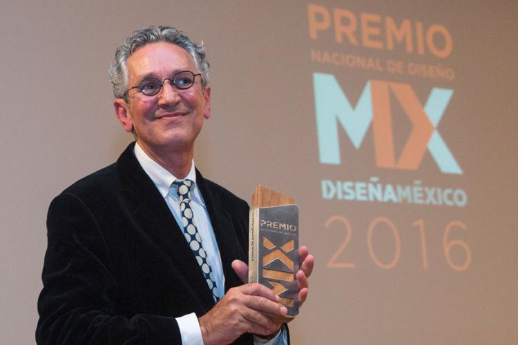 Felicitamos a nuestro director de la Escuela de Diseño, Premio Nacional de Diseño: Diseña México