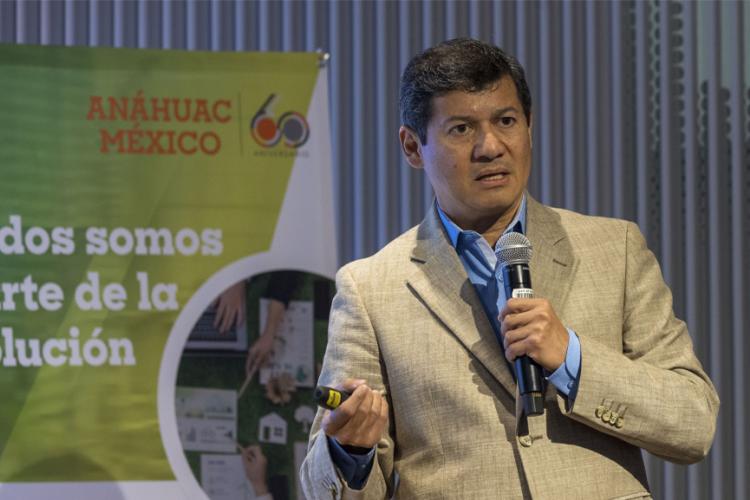 Martín Hernández Valdez imparte conferencia durante el Día de la Responsabilidad Social Universitaria Anáhuac 2024