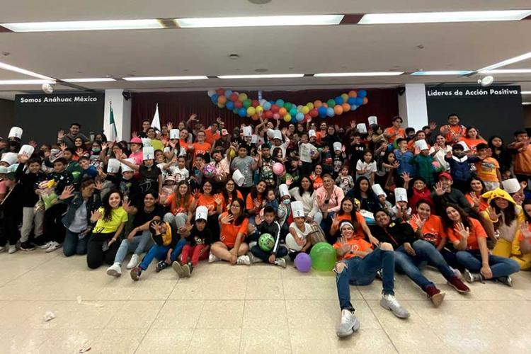 Voluntarios Anáhuac participan en el evento ASUA x los Niños 