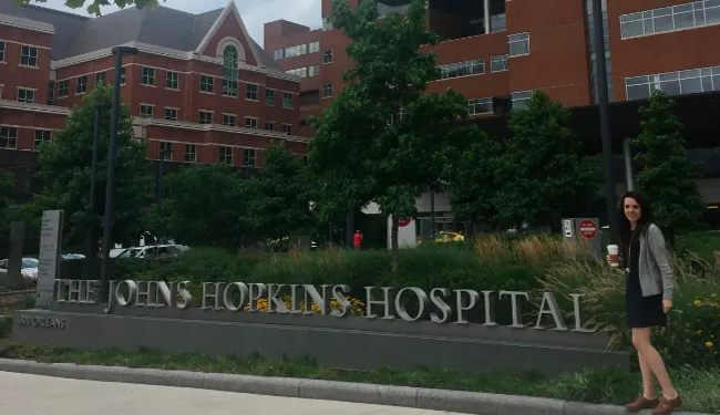 Alumna de Medicina destacó en el Hospital Johns Hopkins