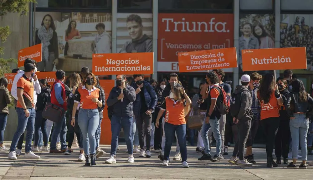 Alumnos, bienvenidos a la gran experiencia universitaria