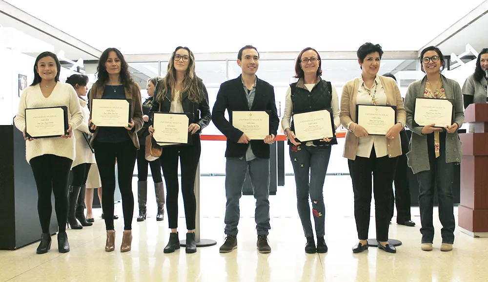 Alumnos de los diplomados de la Escuela de Artes ‘atrapan’ con sus obras artísticas