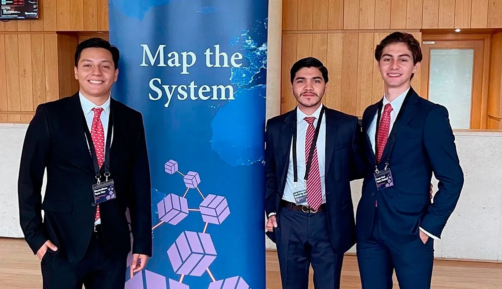 Alumnos de Economía y Actuaría participan en concurso internacional en la Universidad de Oxford