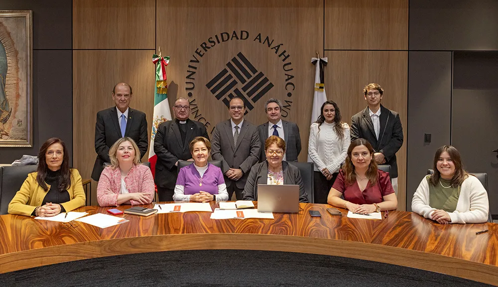 La Facultad de Bioética celebra sesión estratégica con su Consejo Asesor