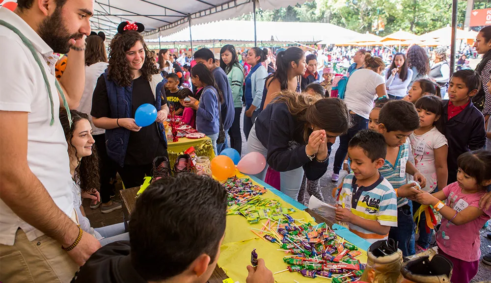 La Comunidad Anáhuac regala a niños de escasos recursos un día lleno de sorpresas