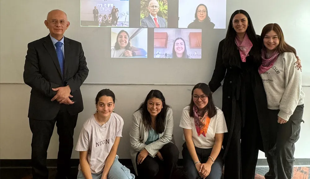 Alumnas de Pedagogía presentan proyectos innovadores en prácticas de verano