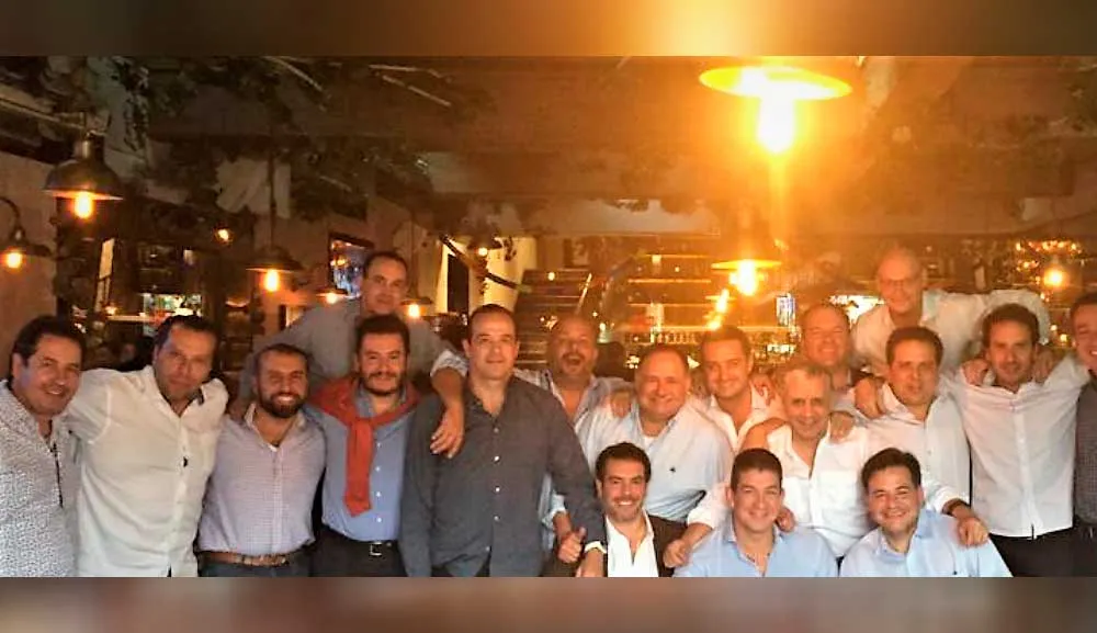 Egresados de Administración celebran 26 años de amistad